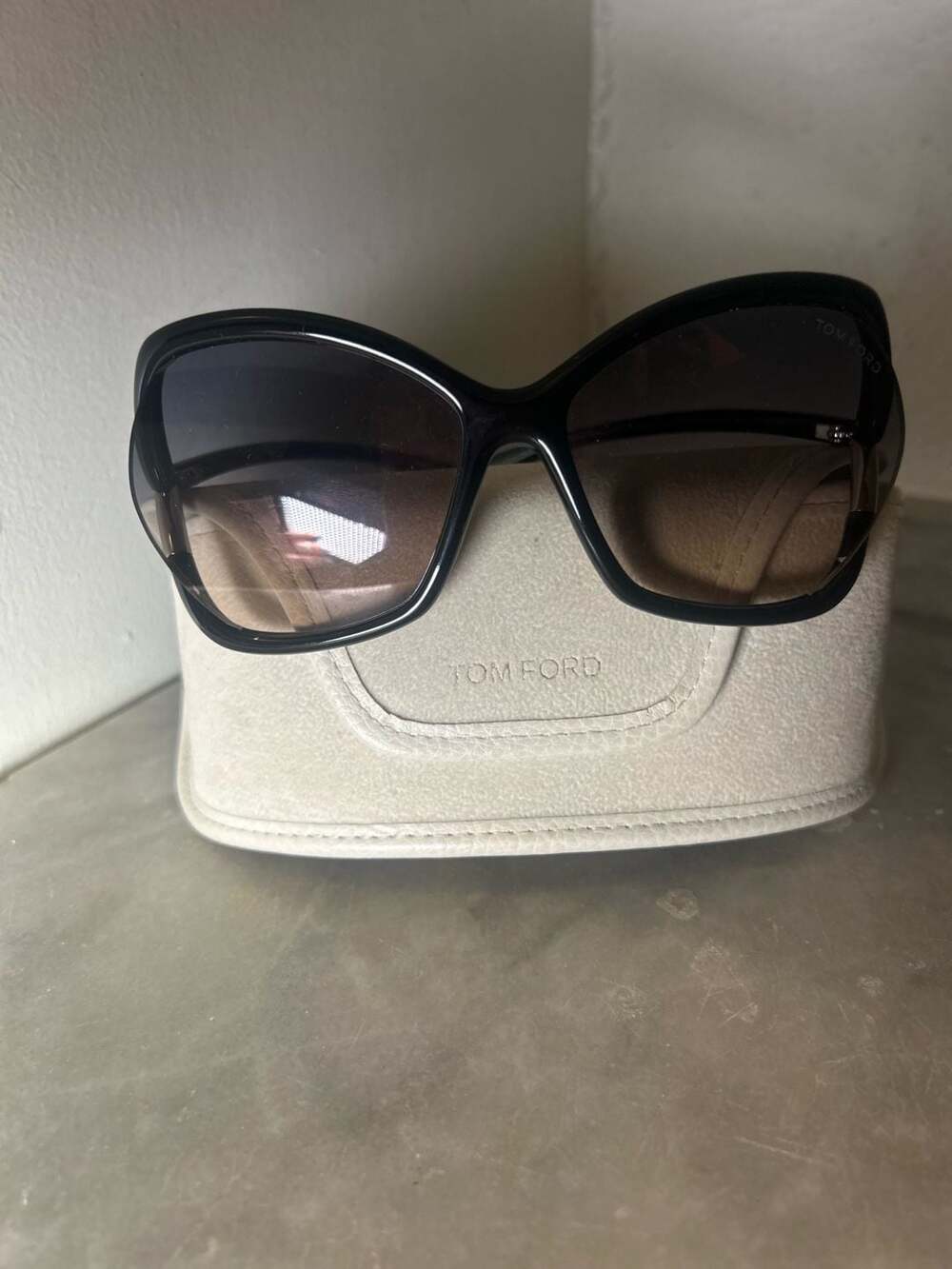 Tom Ford Astrid-02 TF 579 01B Black Sunglasses